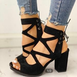 Peep Toe Chrisscross Chunky Heeled Sandals